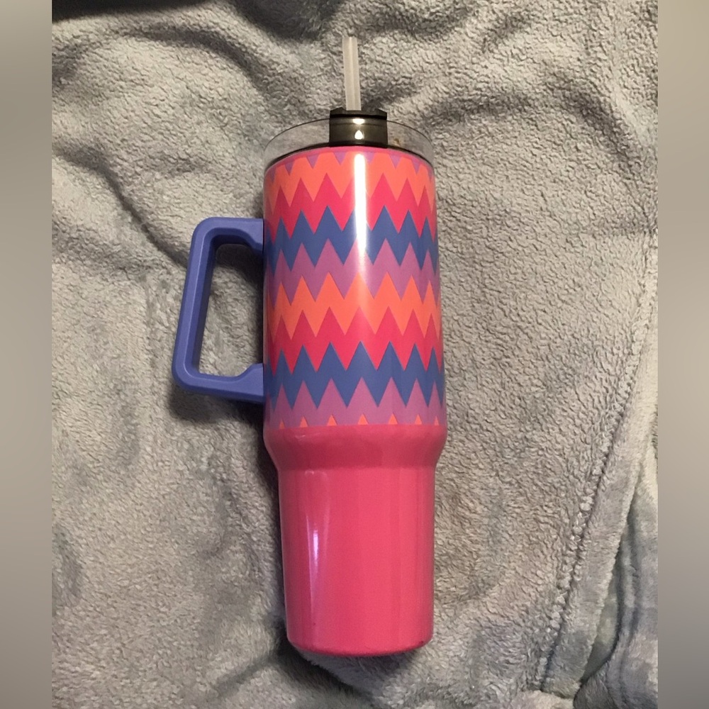 Pink and Purple Insulated Water Bottle with Ergonomic Handle